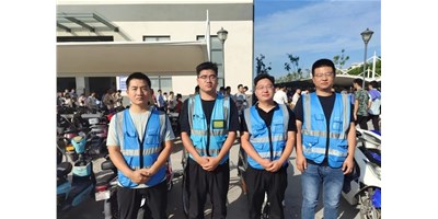 坚持热忱，，，，，时刻坚守，，，，，是他们的写照