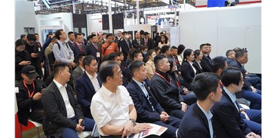 创世纪集团CCMT2024新品宣布会盛大揭幕，，，，，，，高端五轴机床引领行业立异潮流